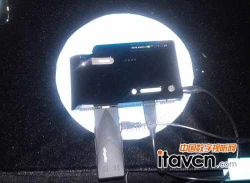 ӰS PhoneJector